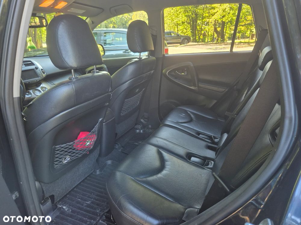 Toyota Rav4 2010 photo 4