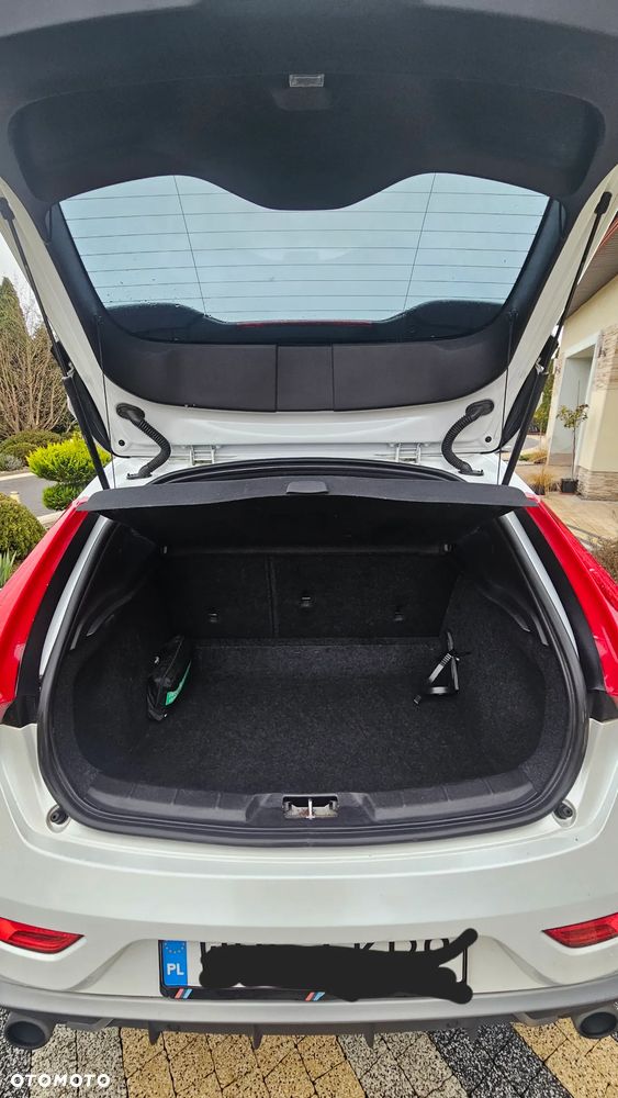 Volvo V40 D2 Drive-E R-Design Kinetic - 11