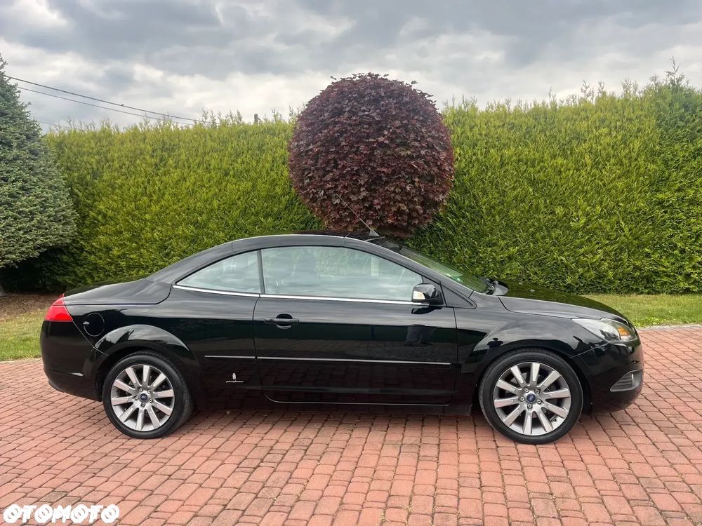 Ford Focus ver-coupe--cabriolet-2-0-16v-black-magic - 6