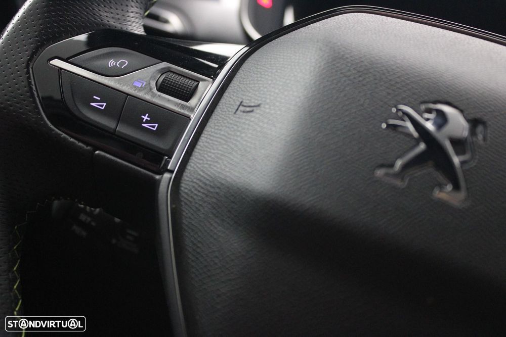 Peugeot e-2008 50 kWh GT Pack - 11