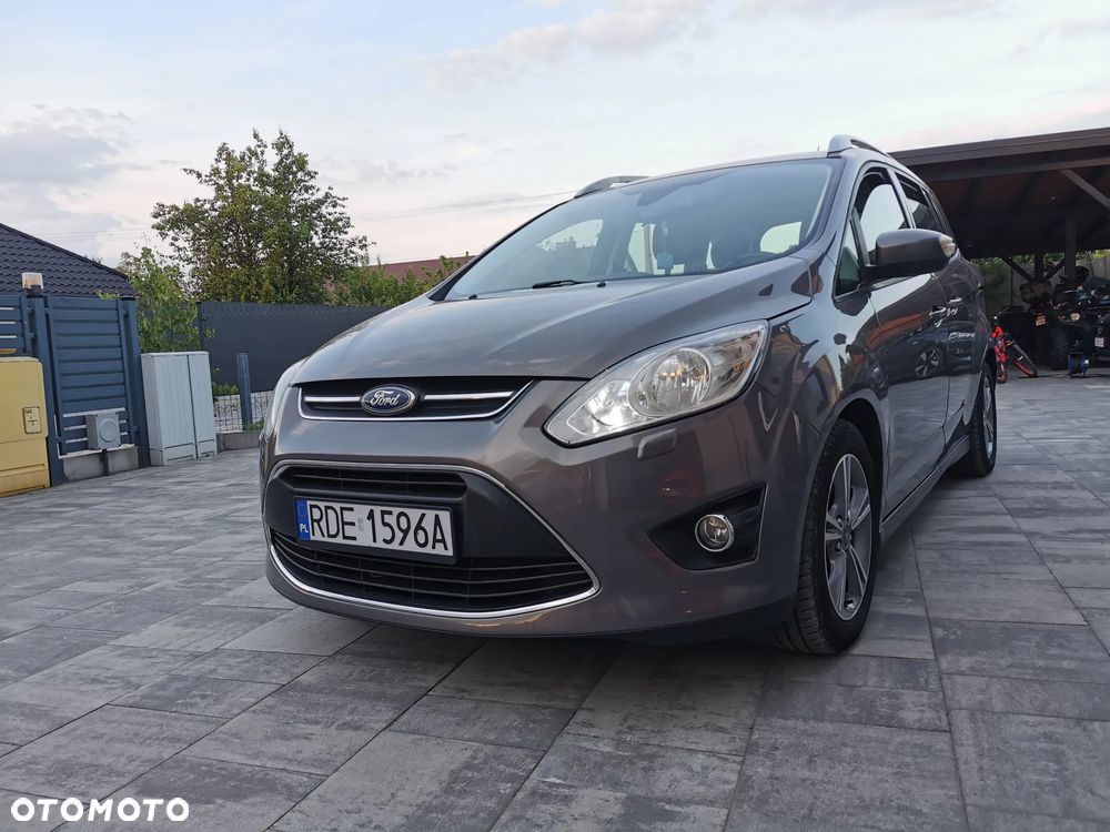 Ford Grand C-MAX - 22