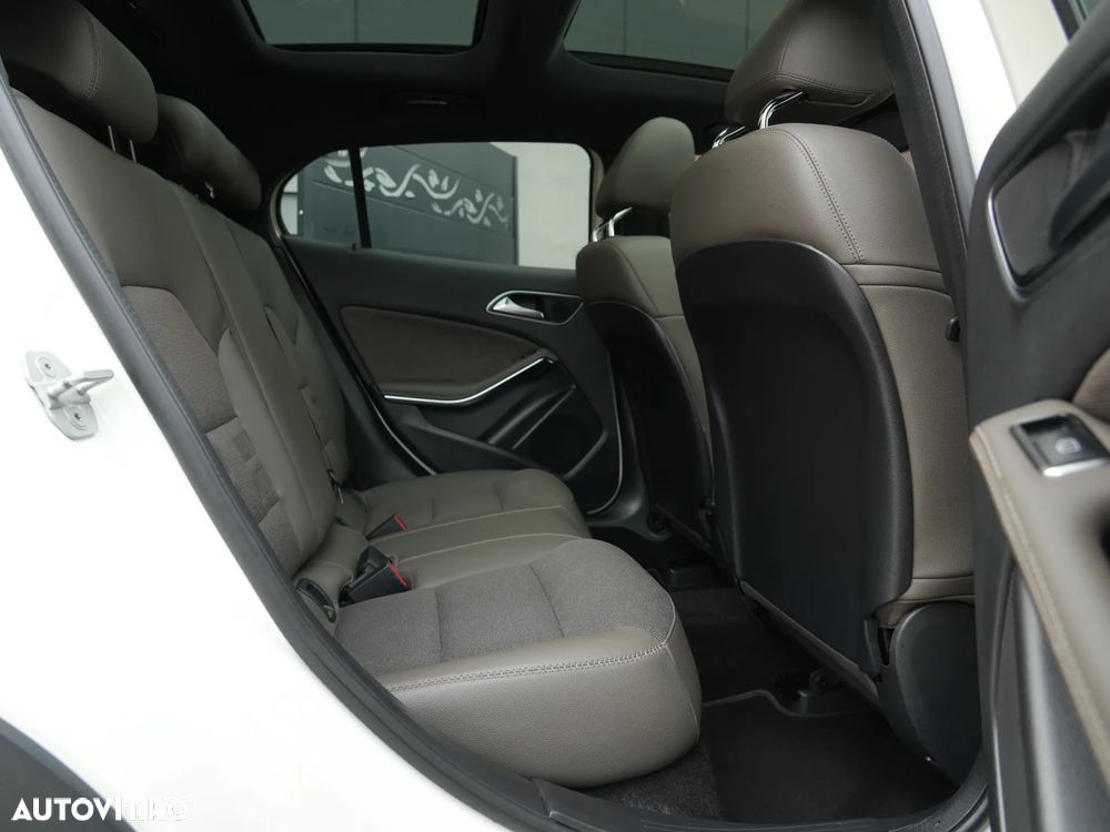 Mercedes-Benz GLA 200 d 4MATIC 7G-DCT Style - 10