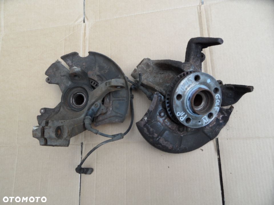 ZWROTNICA PIASTA PRAWA LEWA PRZOD  GOLF IV BORA OCTAVIA 1.6 16V - 1