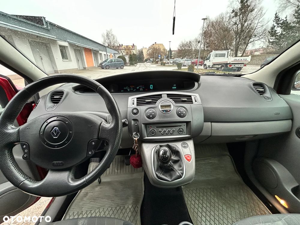 Renault Scenic 2.0 Confort Expression - 11