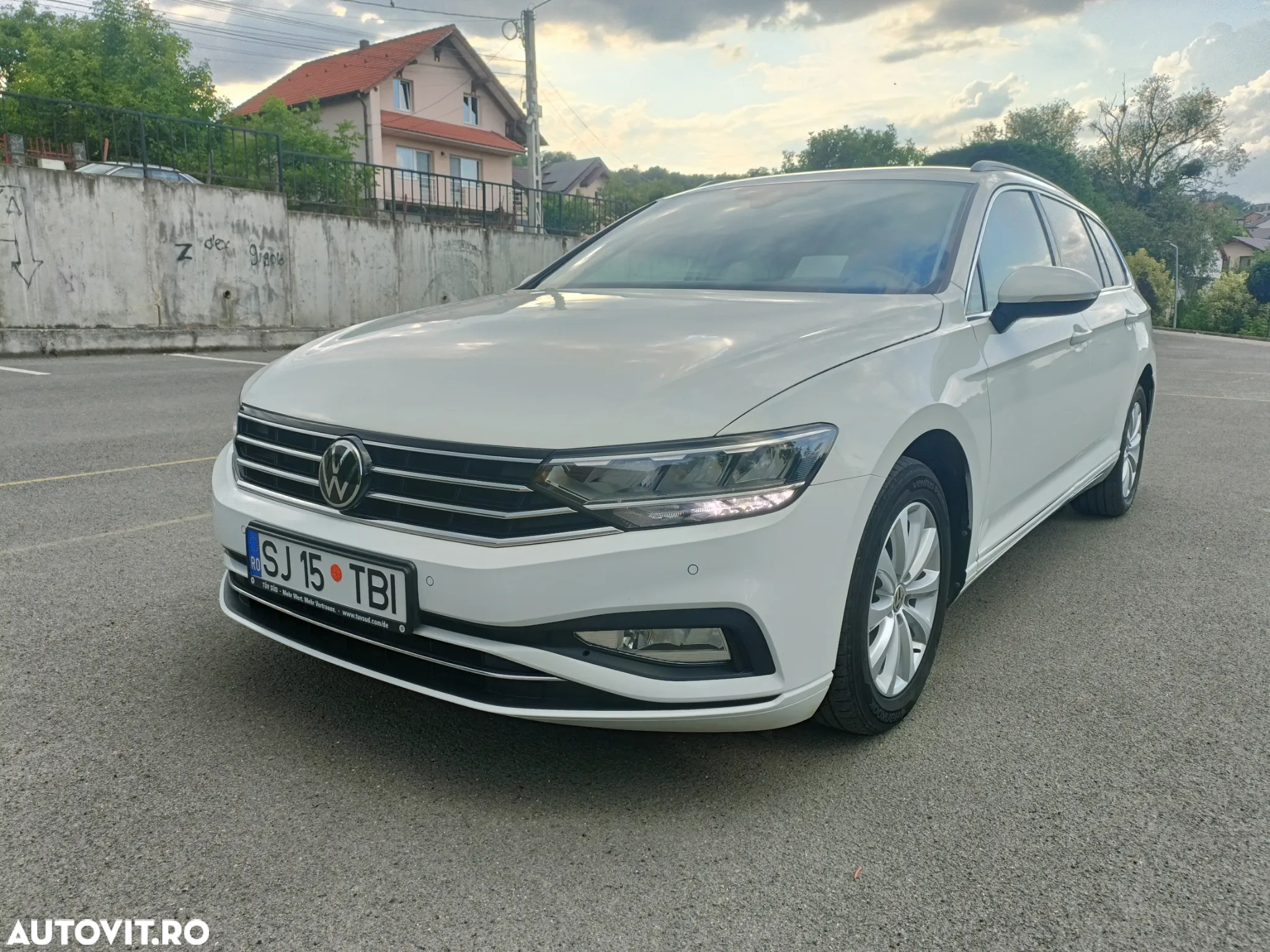 Volkswagen Passat Variant 2.0 TDI SCR DSG Business - 2