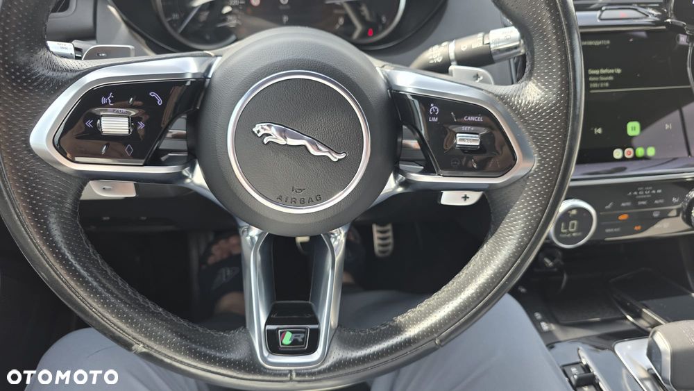 Jaguar E-Pace 2.0 D165 mHEV AWD R-Dynamic SE - 13