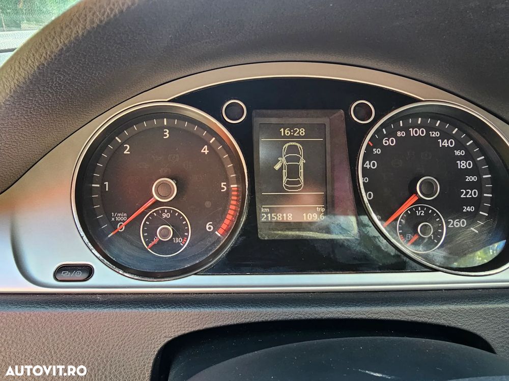 Volkswagen Passat - 17