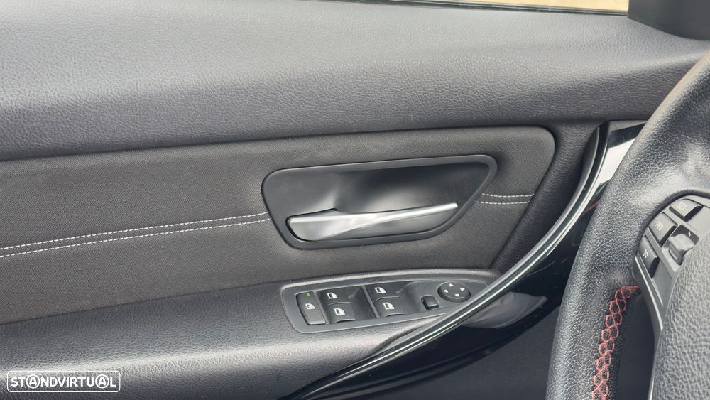 BMW 320 d Aut. Sport Line - 11