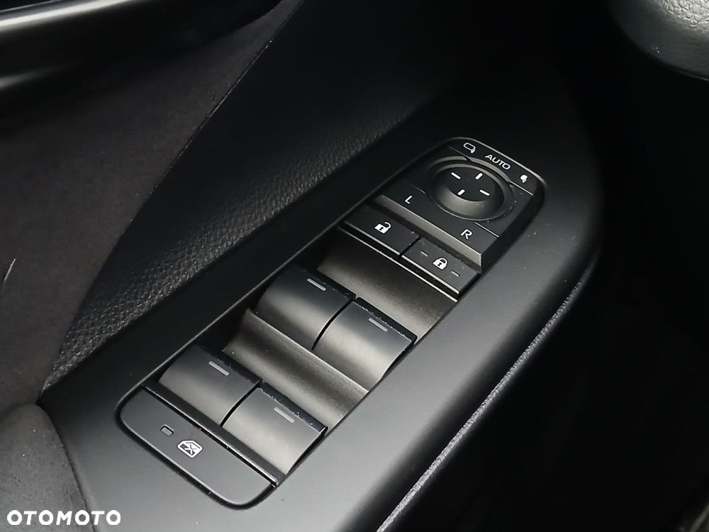Toyota C-HR - 34