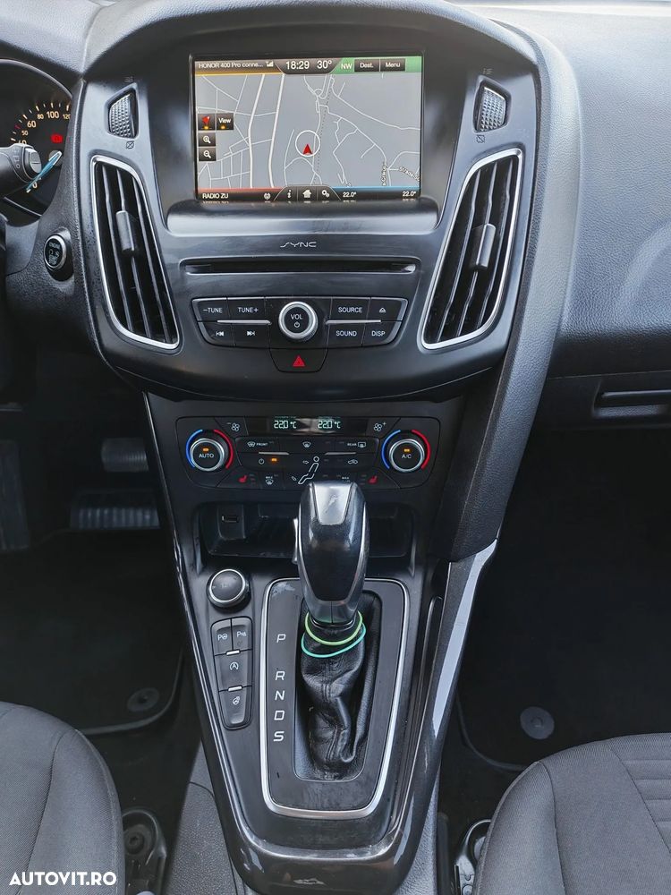 Ford Focus 1.5 TDCi Powershift Titanium - 9