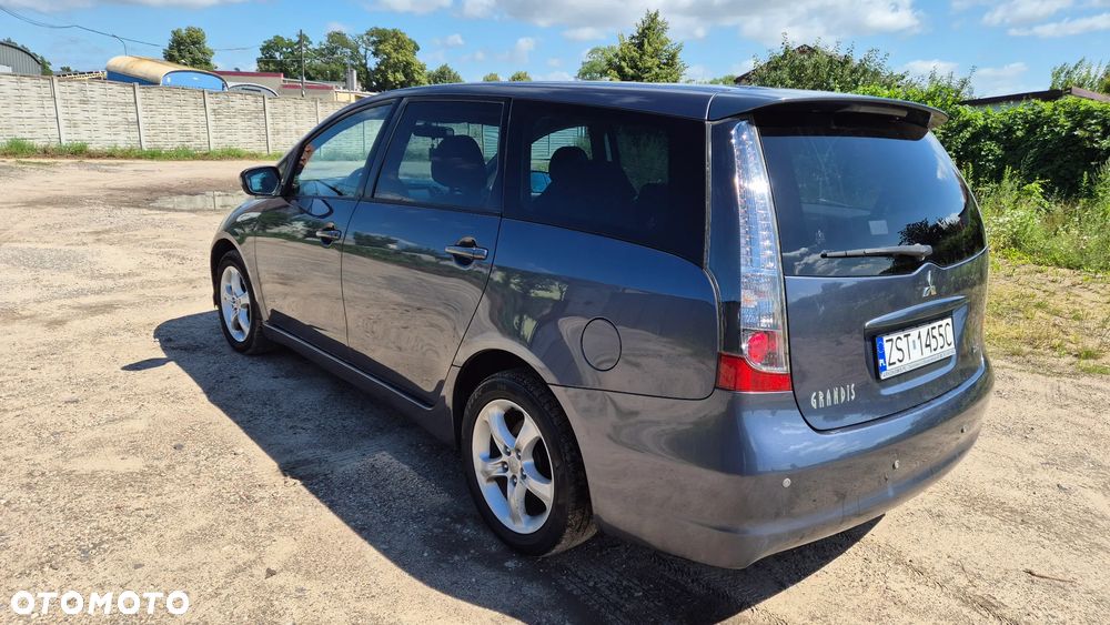 Mitsubishi Grandis 2008