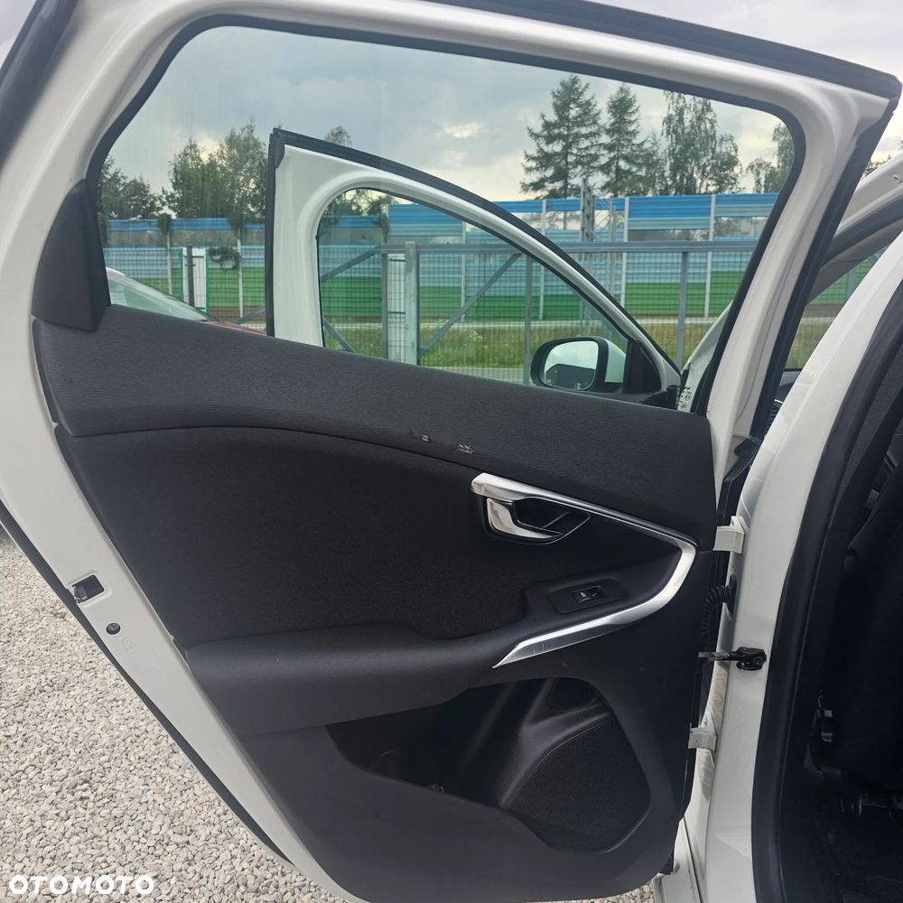 Volvo V40 D2 Kinetic - 13