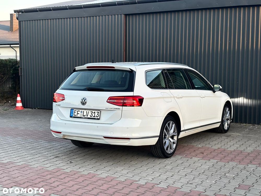 Volkswagen Passat 2.0 TDI (BlueMotion Technology) DSG Highline - 9