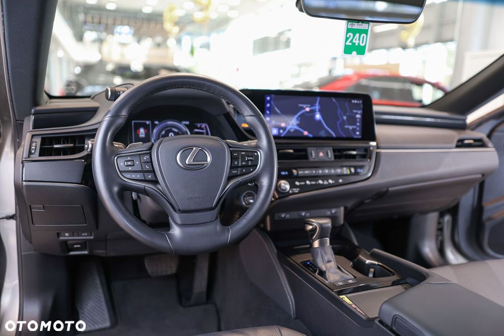 Lexus ES 300h Business Edition - 24