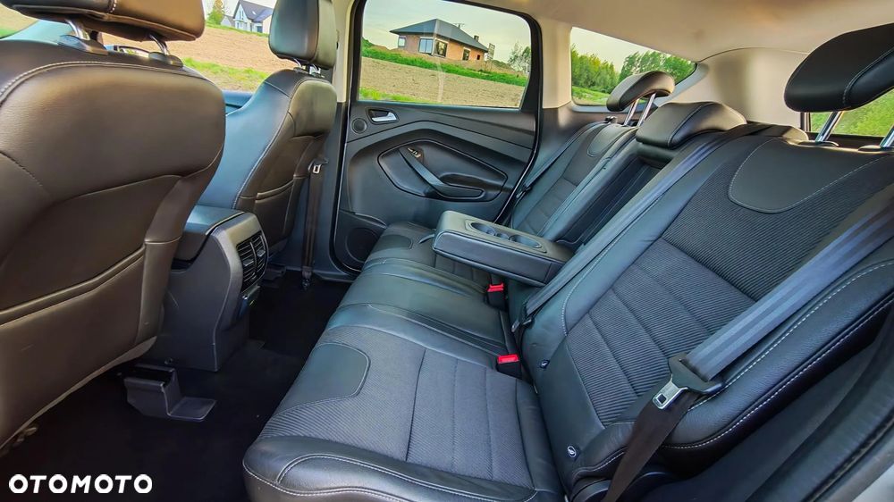 Ford Kuga 2.0 TDCi 4x4 Titanium - 24
