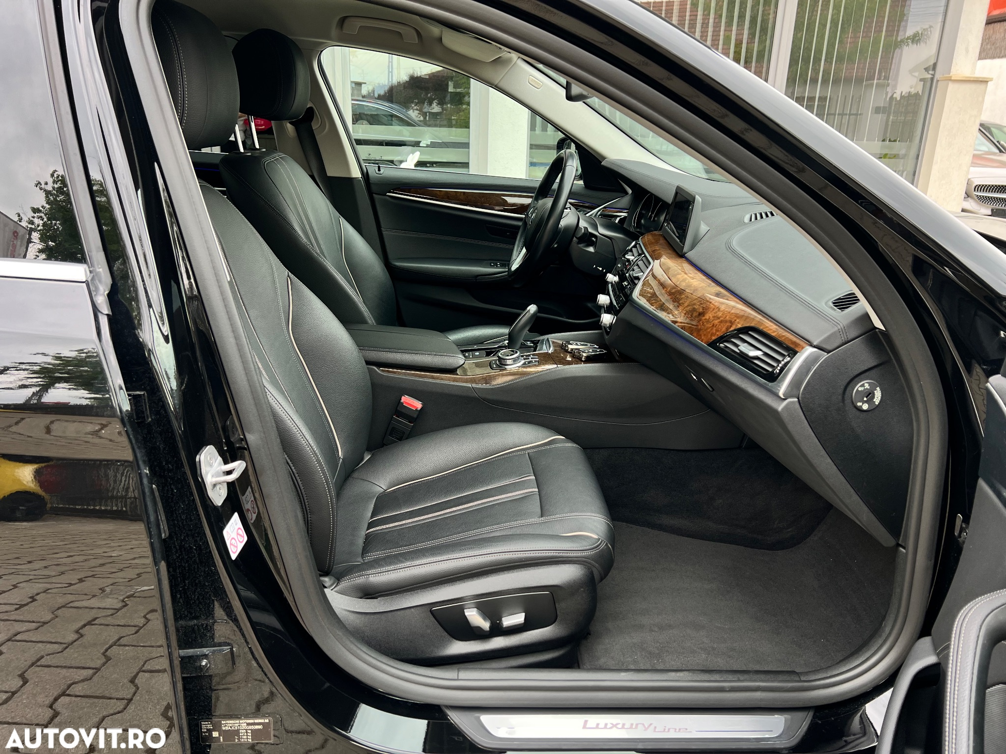 BMW Seria 5 520d xDrive AT - 13
