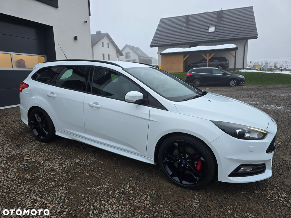 Ford Focus 2.0 EcoBoost ST mit Leder-Exclusiv-Paket - 8