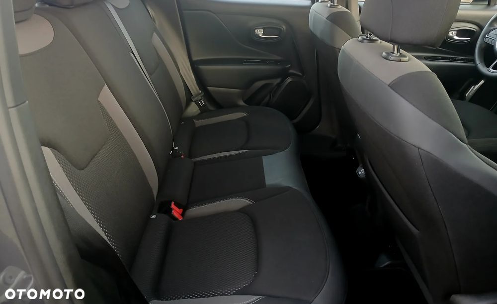 Jeep Renegade - 16