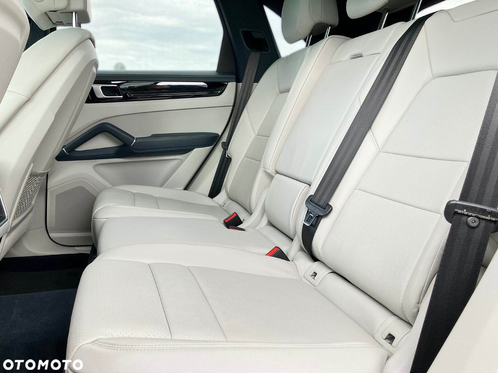Porsche Cayenne - 24