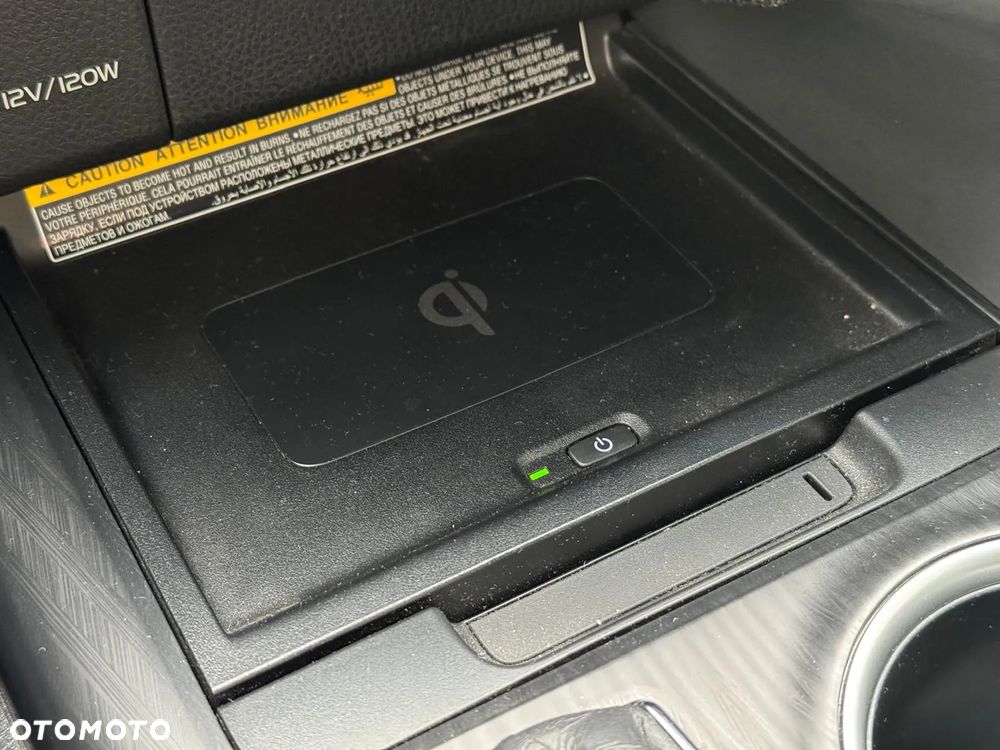 Toyota Camry 2.5 Hybrid Executive CVT - 25