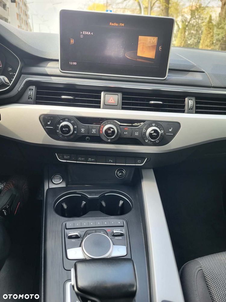 Audi A4 Avant 40 TFSI S tronic sport - 12