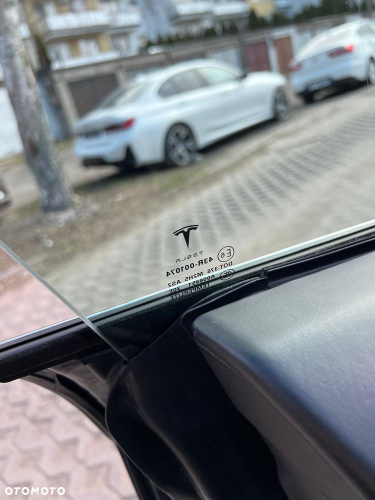 Tesla Model S Dual Motor Allradantrieb Performance - 38