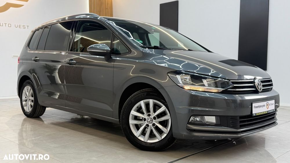 Volkswagen Touran - 10