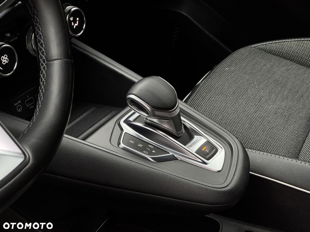 Renault Captur 1.6 E-TECH Plug-In Intens - 11