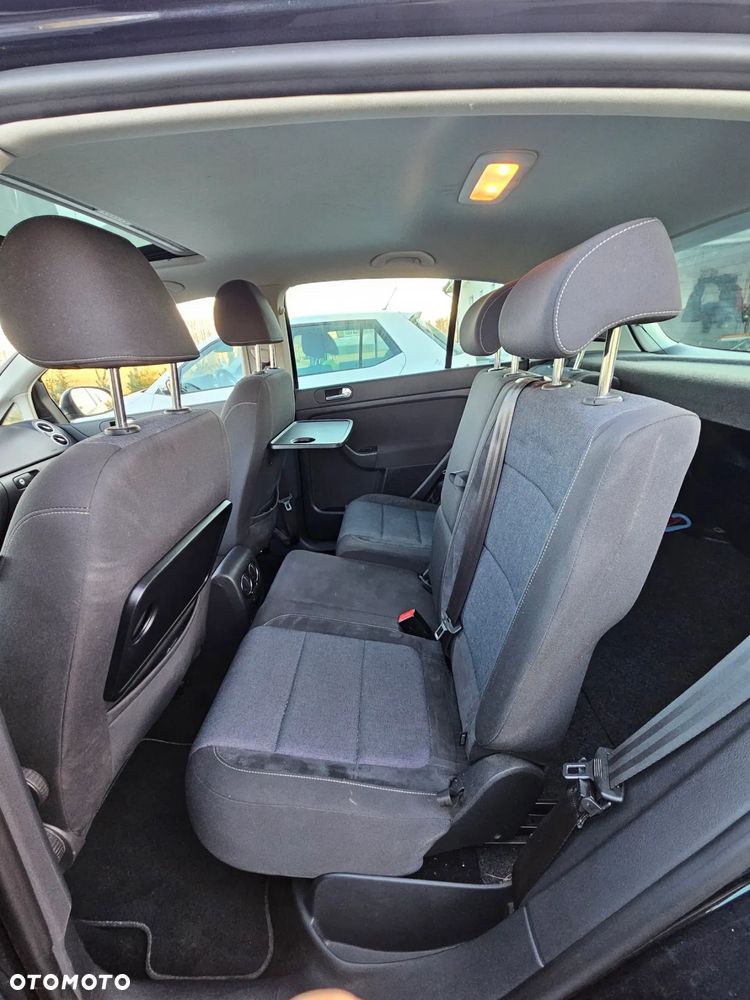 Volkswagen Golf Plus 1.6 TDI Highline - 21