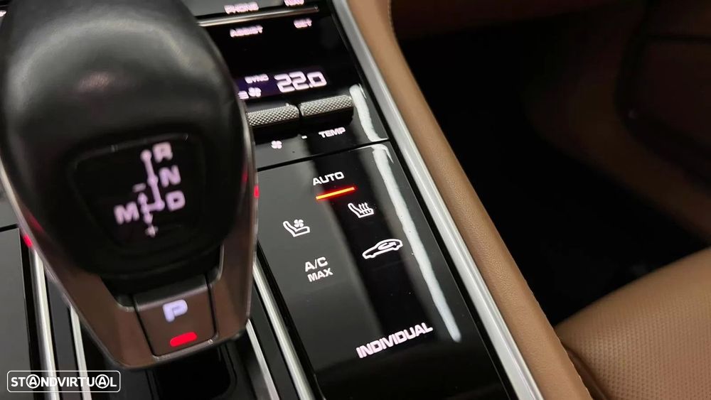 Porsche Panamera Sport Turismo 4 E-Hybrid Platinum Edition - 25