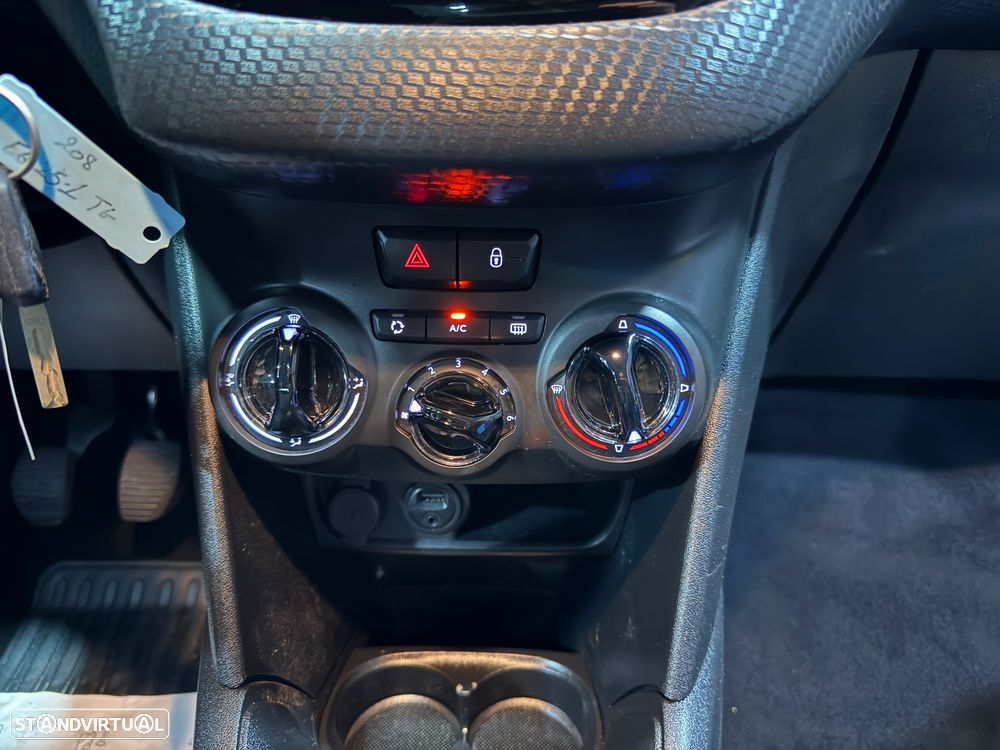 Peugeot 208 1.2 PureTech Style - 14