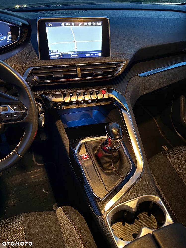 Peugeot 5008 1.2 PureTech Active S&S - 28