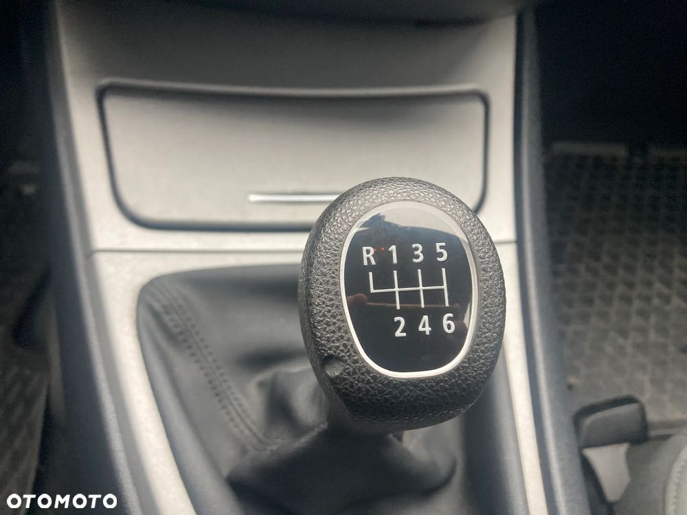 BMW Seria 1 118i - 10