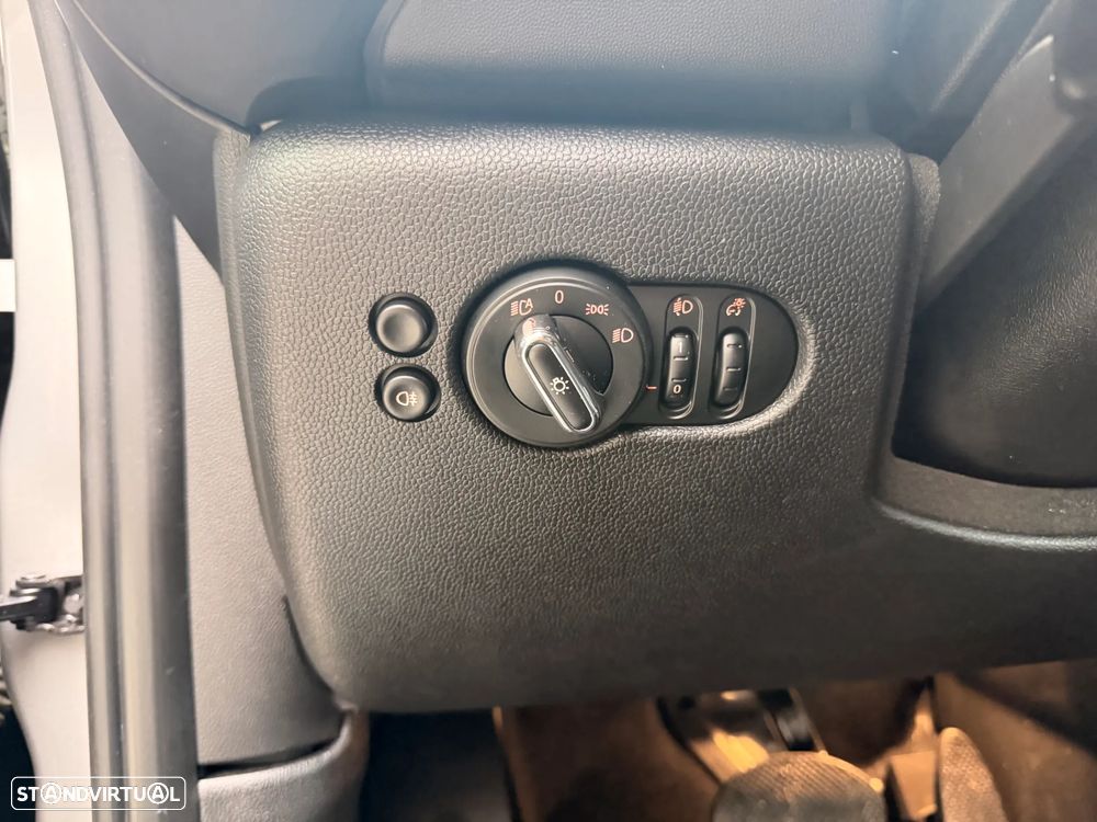 MINI 3 Portas Cooper SE - 20