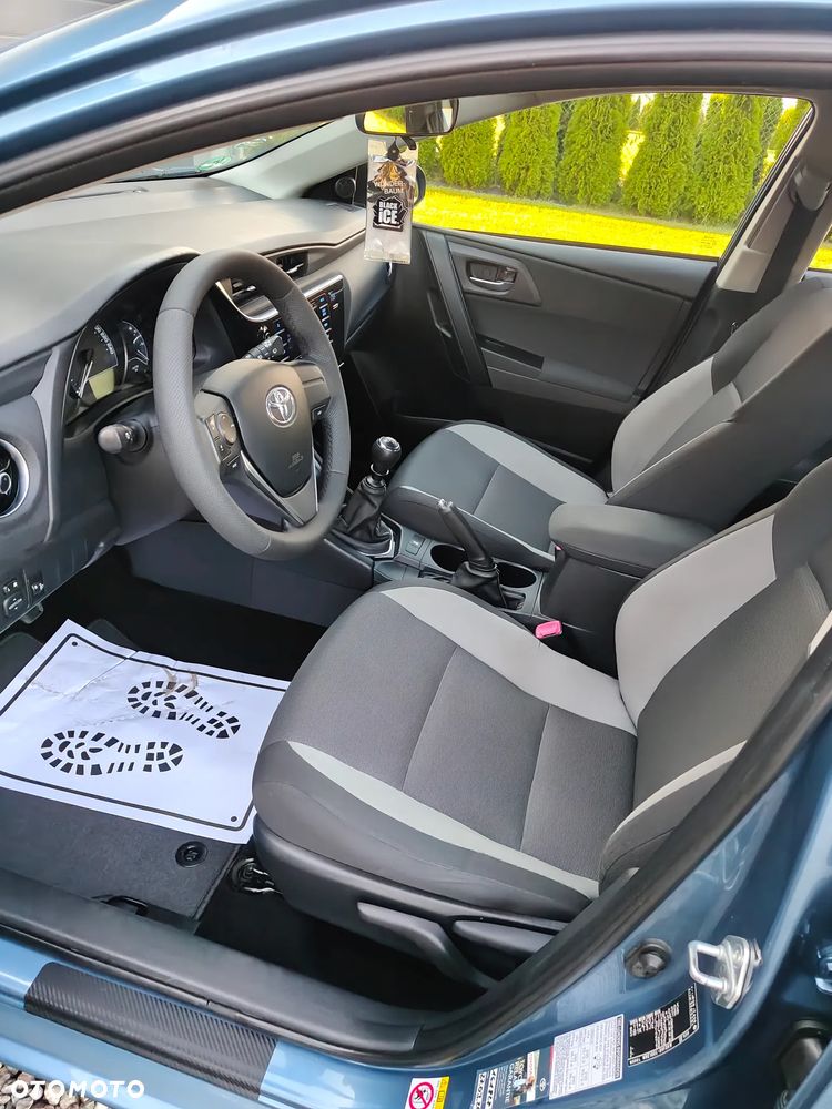 Toyota Auris 1.33 Dual-VVT-i - 8