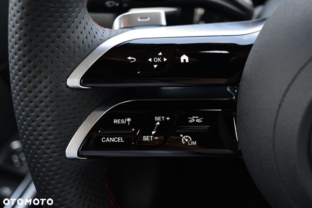 Mercedes-Benz GLA 200 AMG Line - 15