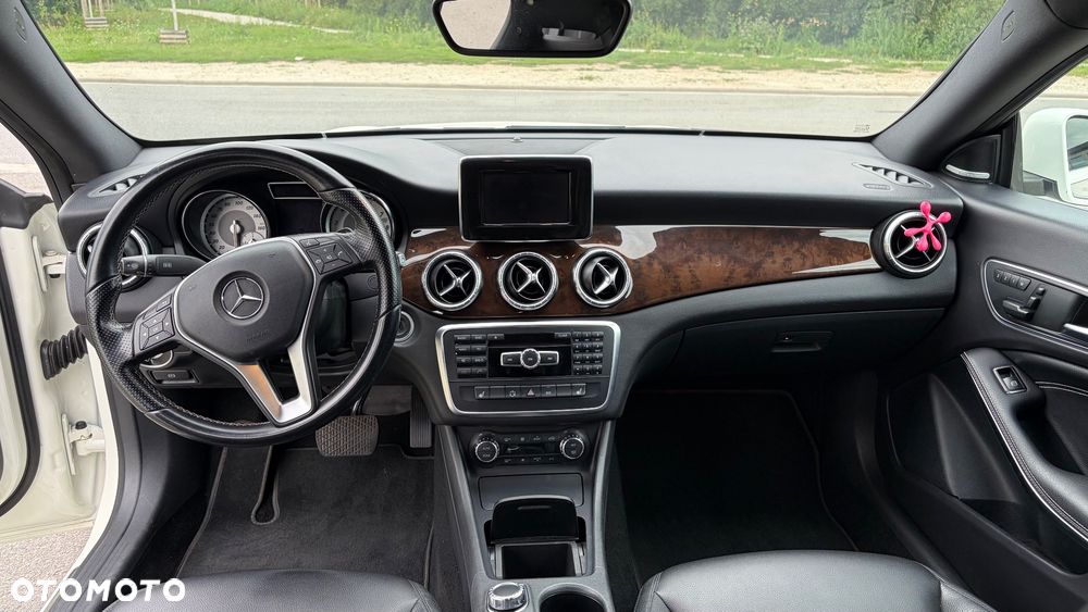Mercedes-Benz CLA 250 4Matic 7G-DCT Sport - 12