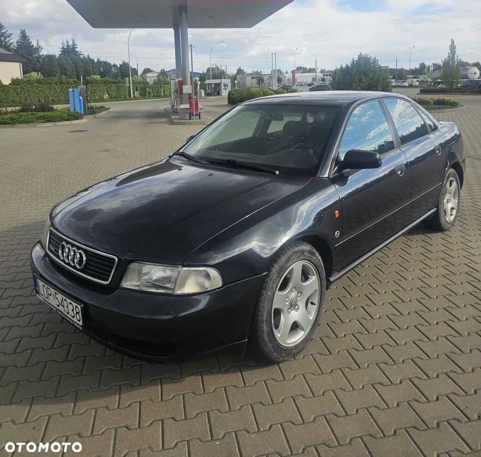 Audi A4 Limousine - 14