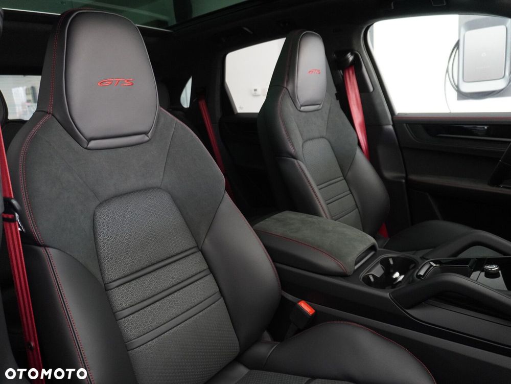 Porsche Cayenne GTS - 30