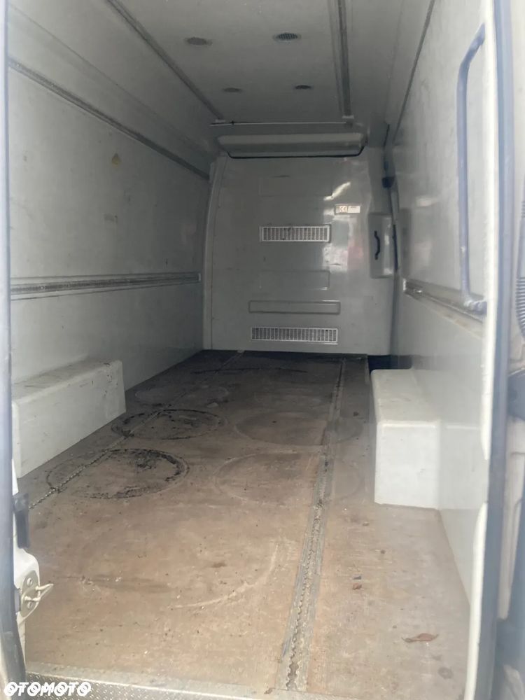 Mercedes-Benz SPRINTER - 16