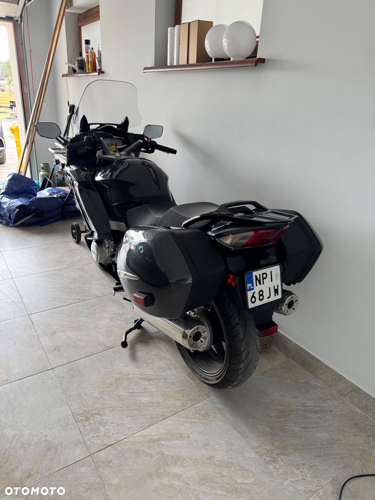 Yamaha FJR - 4