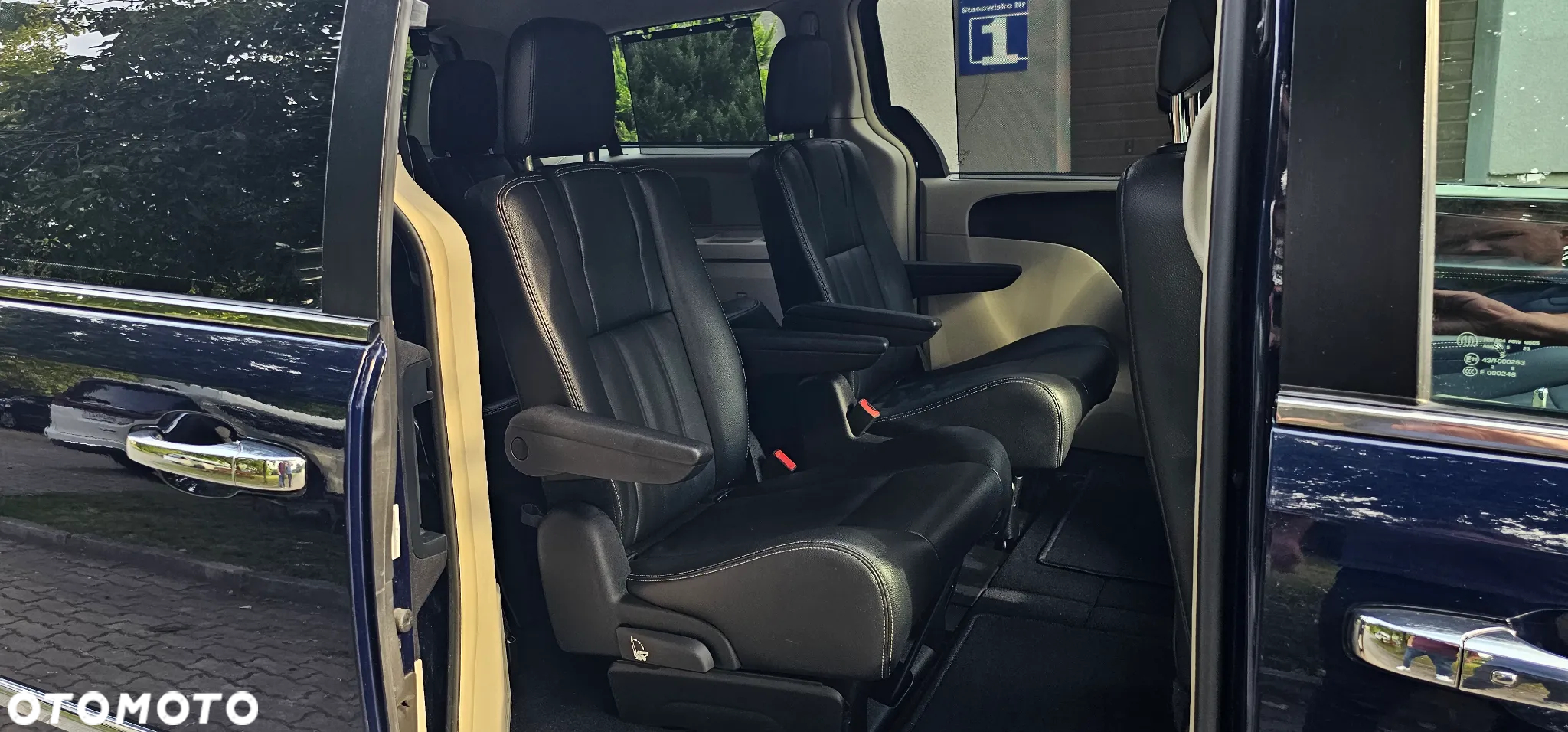 Chrysler Town & Country 3.6 Touring - 18