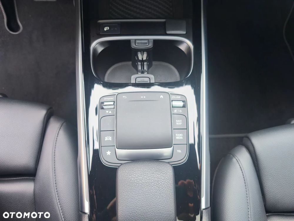 Mercedes-Benz GLB 250 8G-DCT Progressive - 17