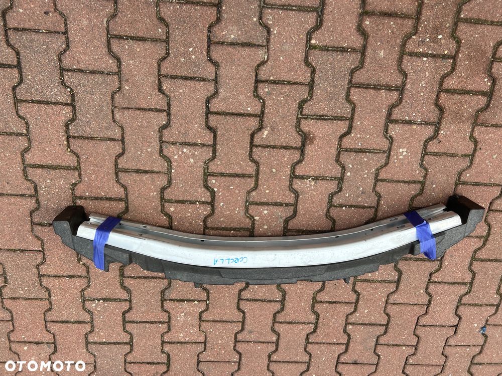 TOYOTA COROLLA E21 BELKA POD ZDERZAK ABSORBER - 1