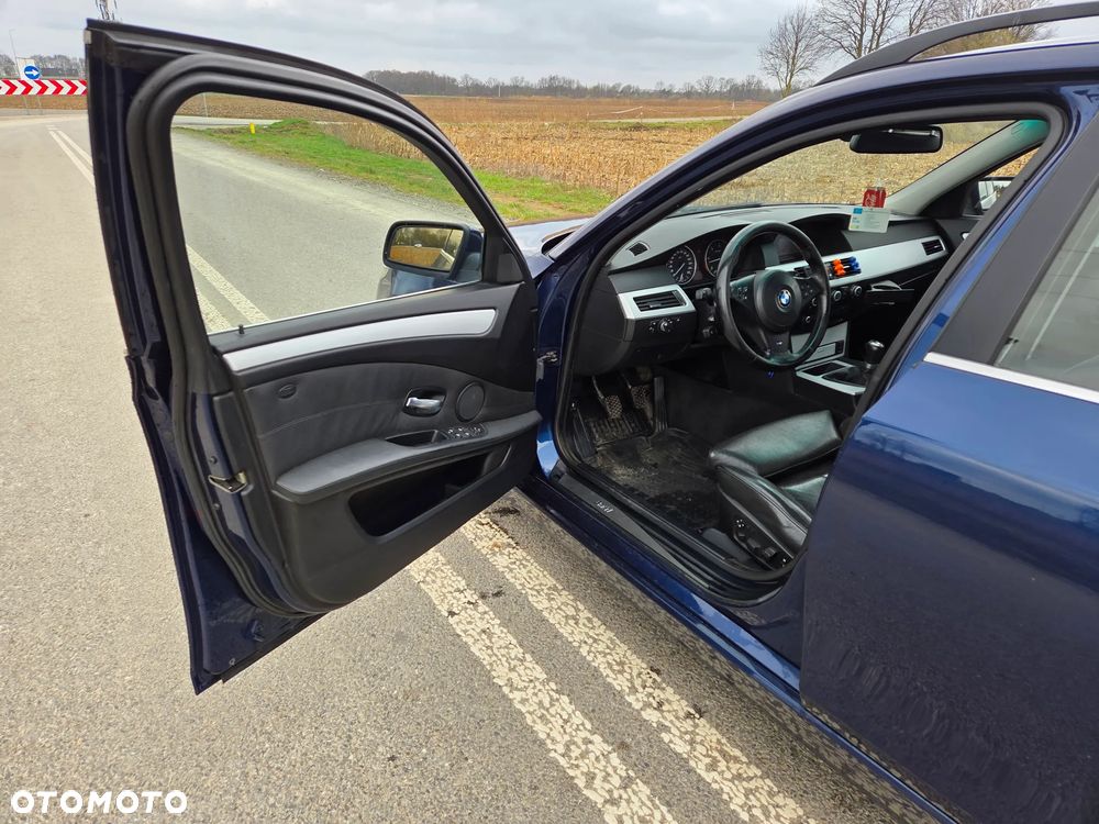 BMW Seria 5 525d - 14