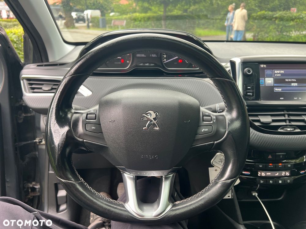 Peugeot 208 1.6 BlueHDi Allure S&S - 12