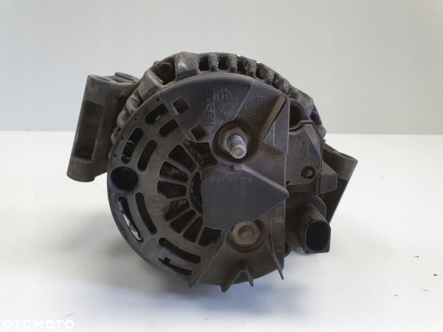 Mercedes Vito W639 2.2 CDI ALTERNATOR 0124425077 bosch 120A - 4