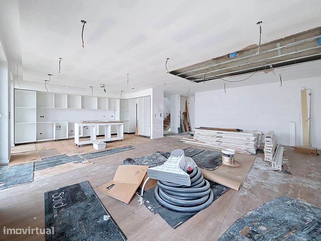 Moradia T4 nova com piscina e de Design moderno, em Mafra. - Grande imagem: 4/29