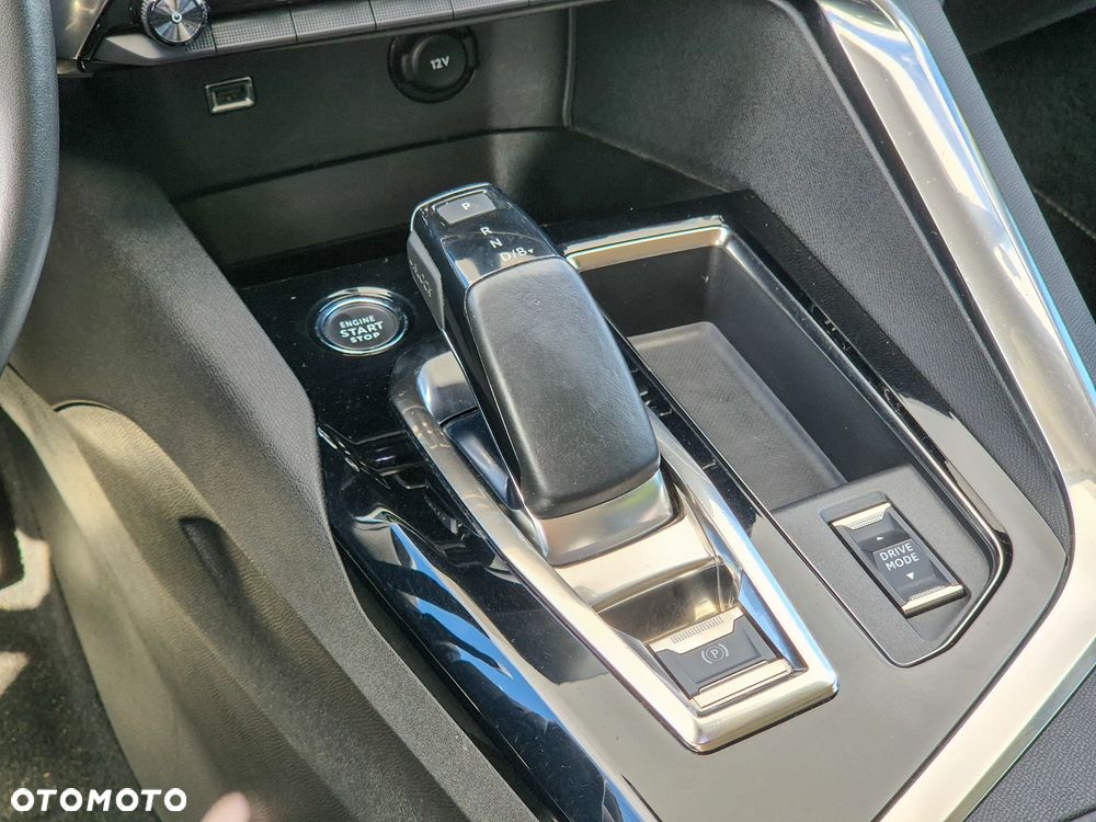 Peugeot 3008 1.6 PureTech HYbrid Allure S&S EAT8 - 22