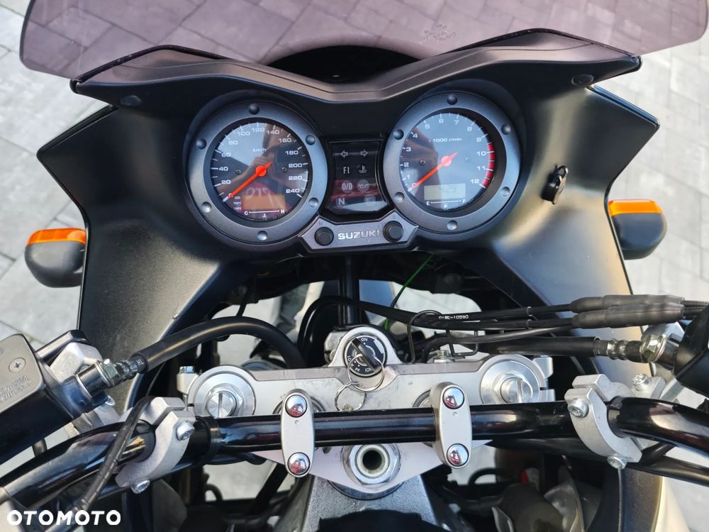 Suzuki V-STROM - 18